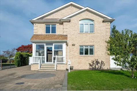 19 8th Street Hicksville NY 11801