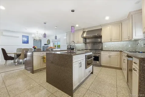 19 8th Street Hicksville NY 11801