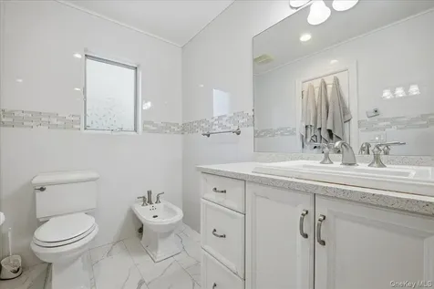 19 8th Street Hicksville NY 11801