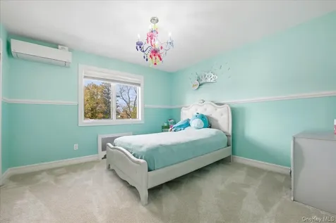 19 8th Street Hicksville NY 11801