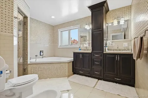 19 8th Street Hicksville NY 11801