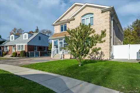 19 8th Street Hicksville NY 11801