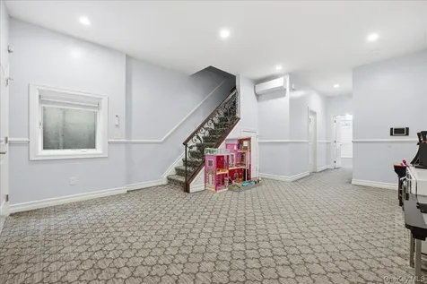 19 8th Street Hicksville NY 11801