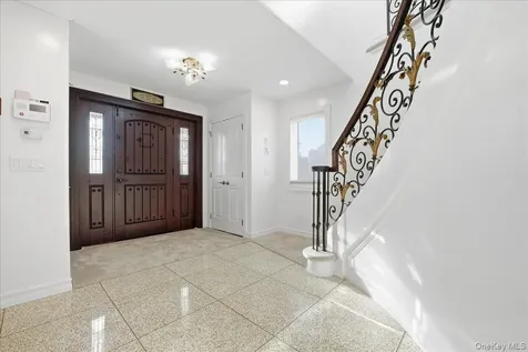 19 8th Street Hicksville NY 11801