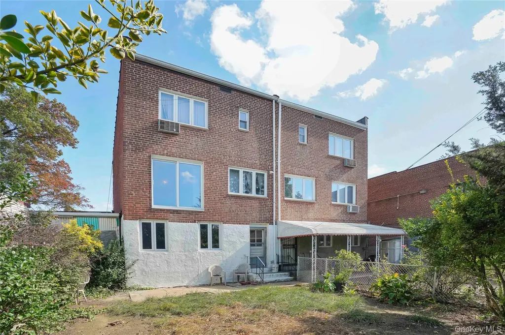 5444 69th Street Maspeth NY 11378