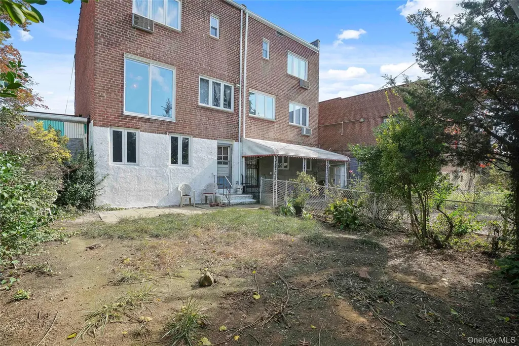 5444 69th Street Maspeth NY 11378