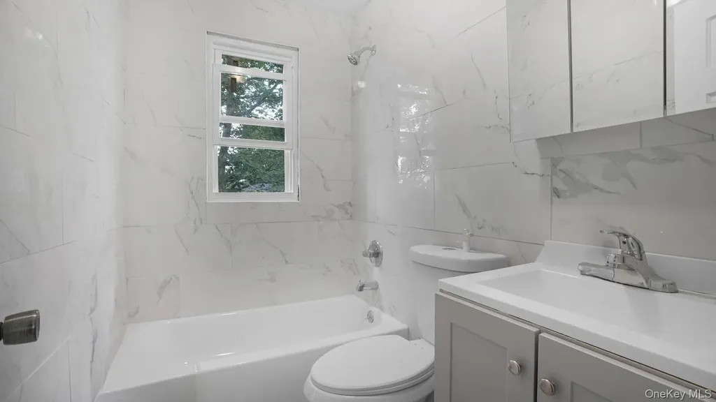 3965 Duryea Avenue Bronx NY 10466