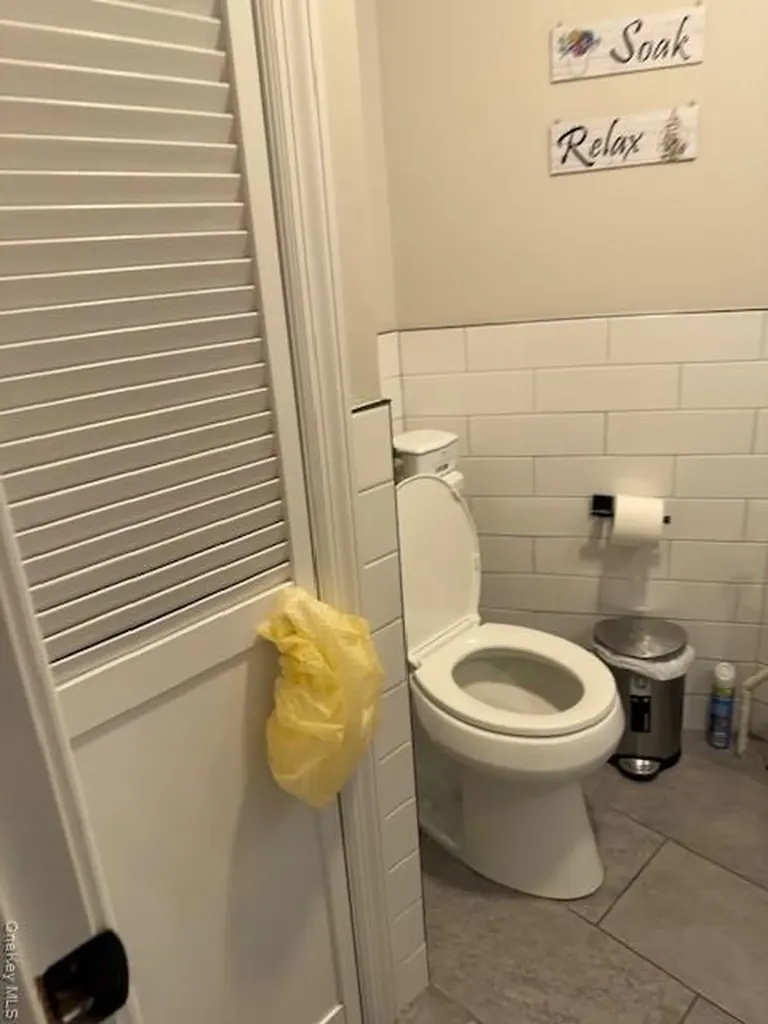 679 E 241st Street Bronx NY 10470