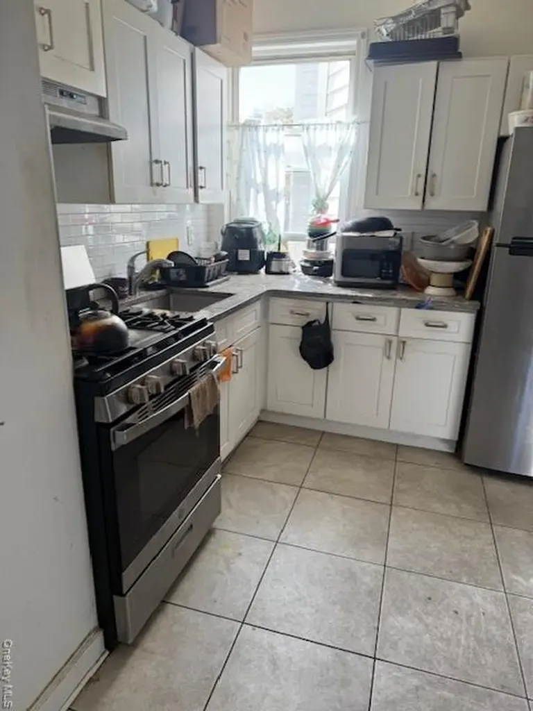 679 E 241st Street Bronx NY 10470
