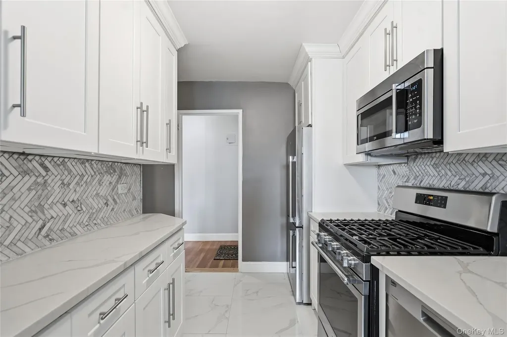 241-20 Northern Boulevard Douglaston NY 11362