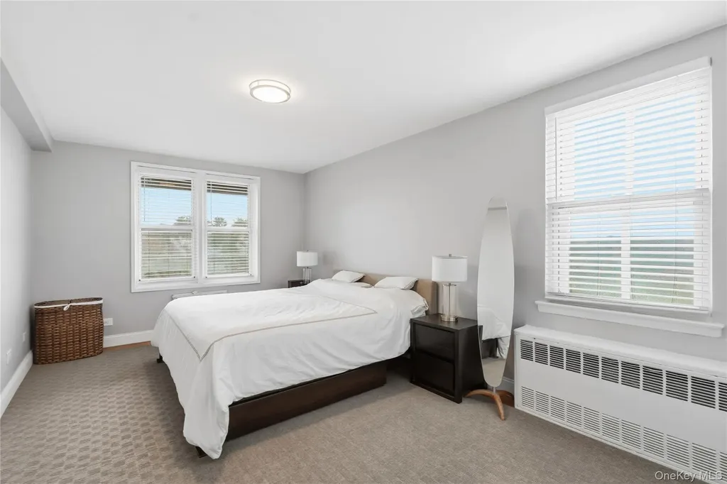 241-20 Northern Boulevard Douglaston NY 11362