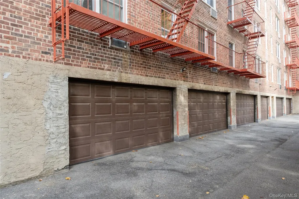 241-20 Northern Boulevard Douglaston NY 11362