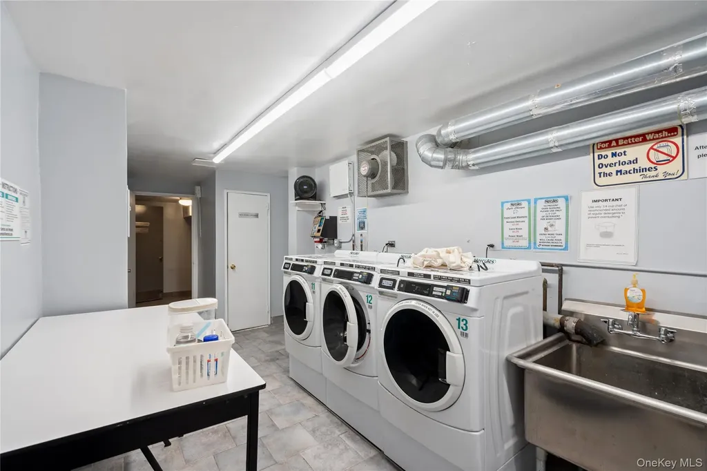 241-20 Northern Boulevard Douglaston NY 11362