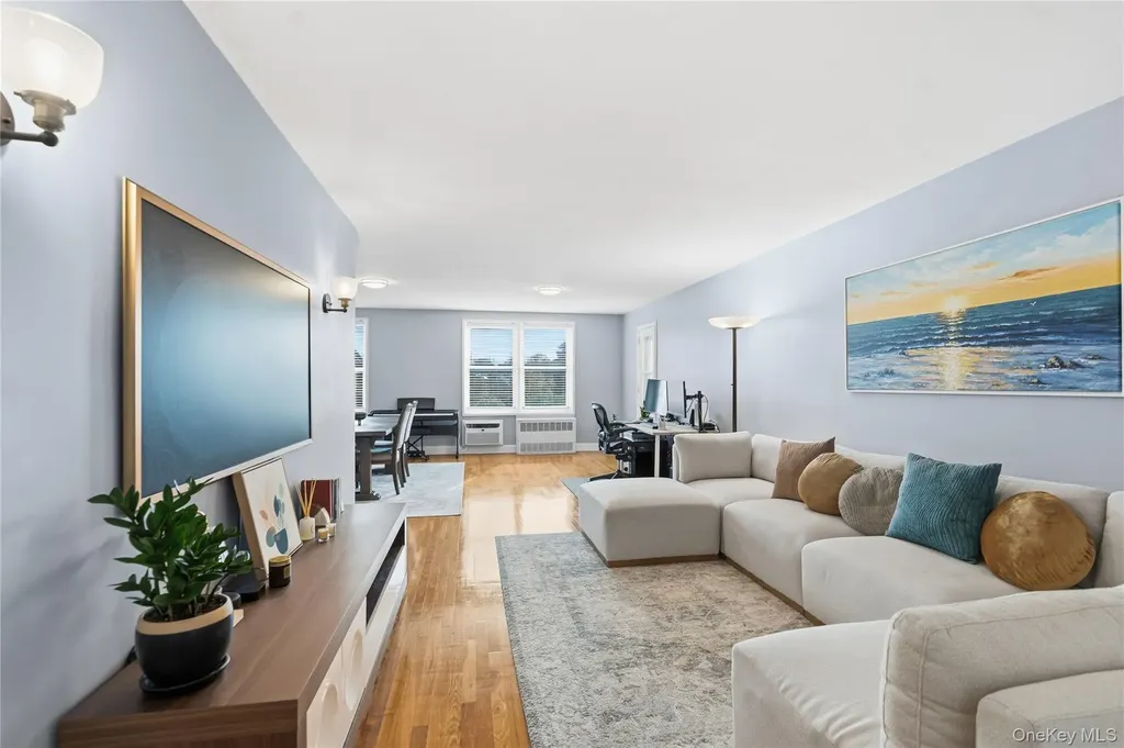 241-20 Northern Boulevard Douglaston NY 11362
