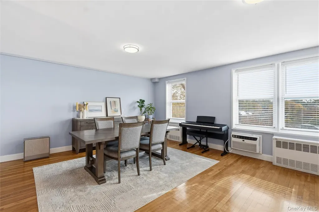 241-20 Northern Boulevard Douglaston NY 11362
