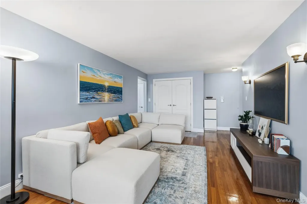241-20 Northern Boulevard Douglaston NY 11362