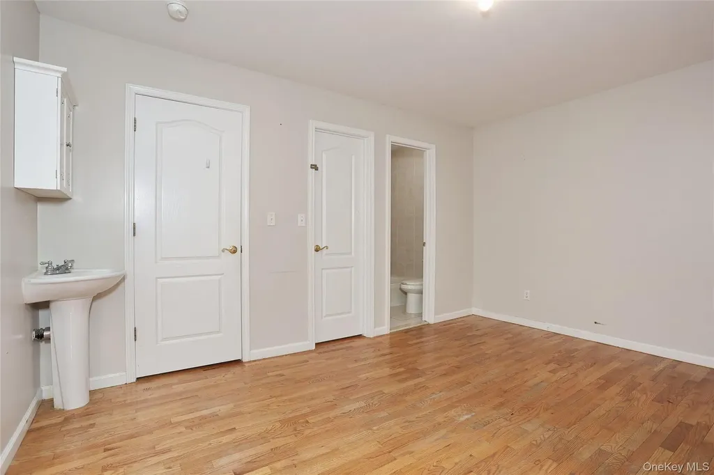 11 Laura Place Spring Valley NY 10977