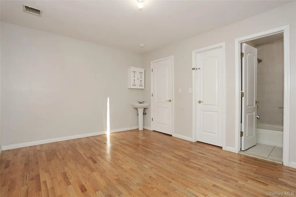 11 Laura Place Spring Valley NY 10977