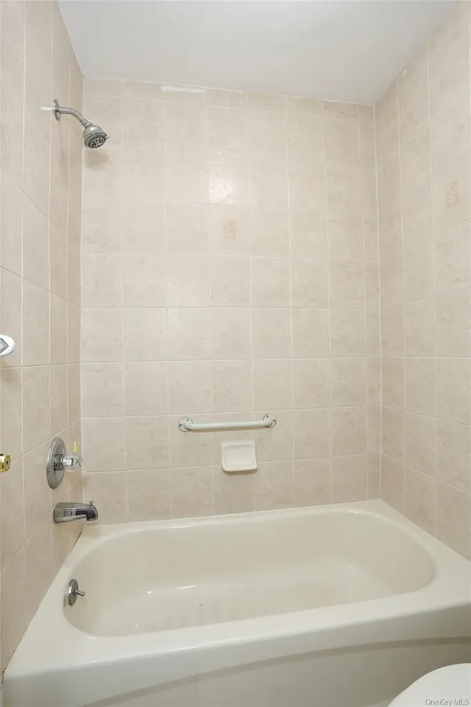 11 Laura Place Spring Valley NY 10977