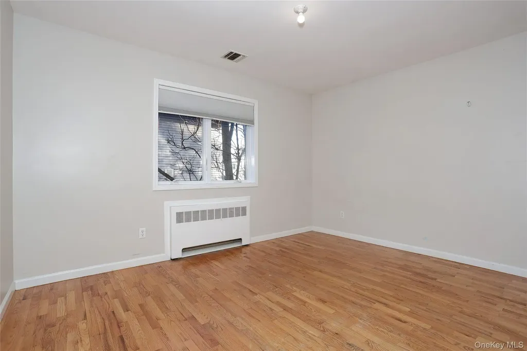 11 Laura Place Spring Valley NY 10977