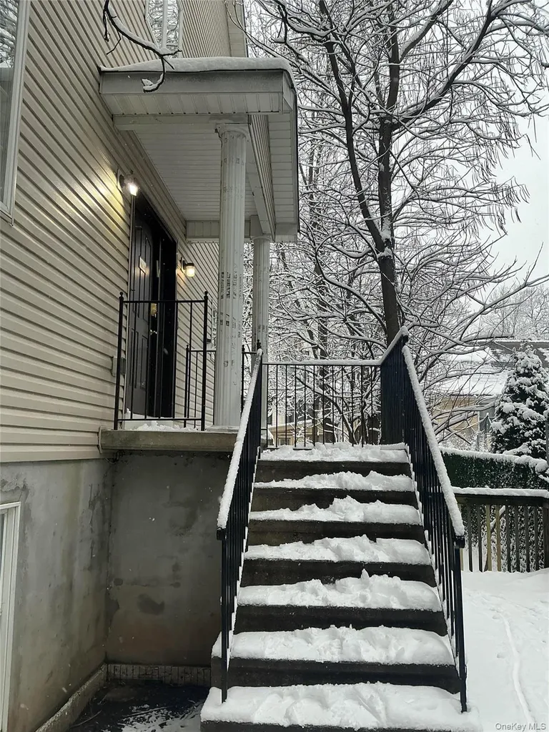 11 Laura Place Spring Valley NY 10977