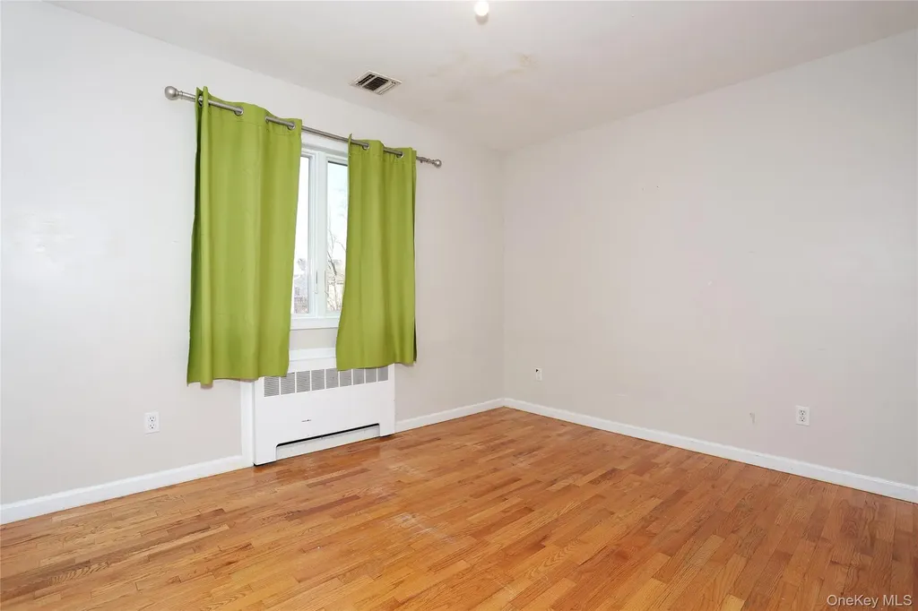 11 Laura Place Spring Valley NY 10977