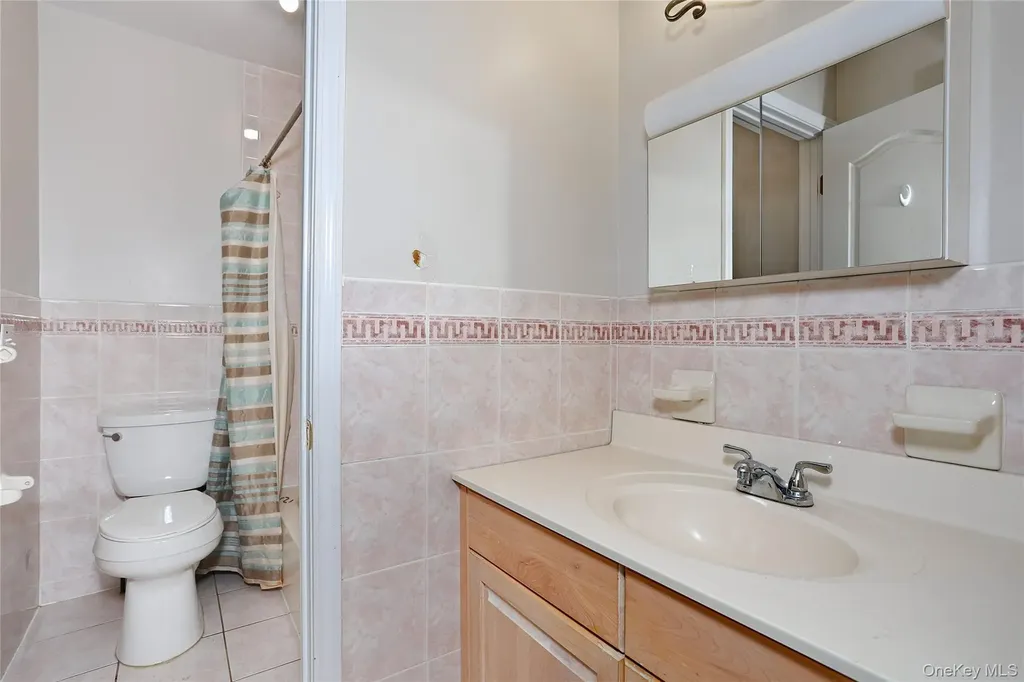 11 Laura Place Spring Valley NY 10977