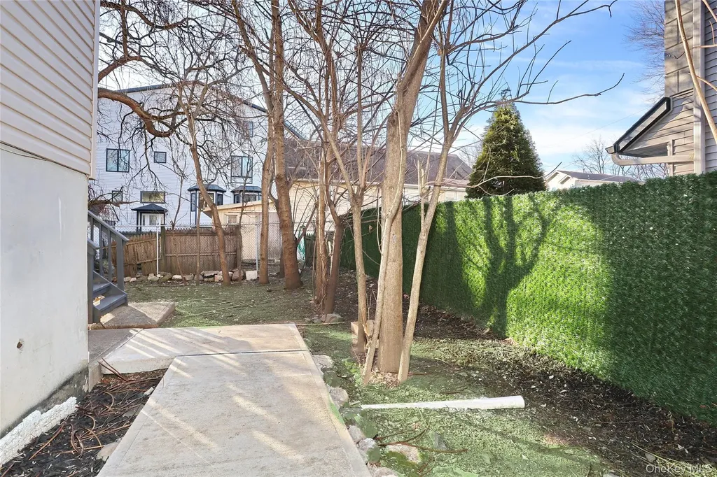 11 Laura Place Spring Valley NY 10977