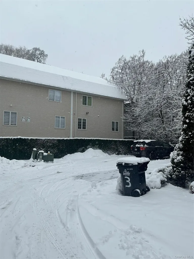 11 Laura Place Spring Valley NY 10977
