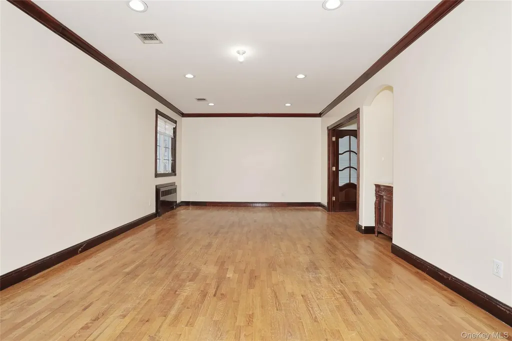 11 Laura Place Spring Valley NY 10977