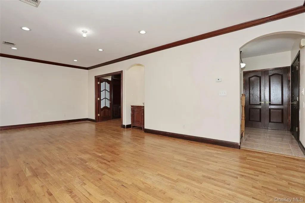 11 Laura Place Spring Valley NY 10977