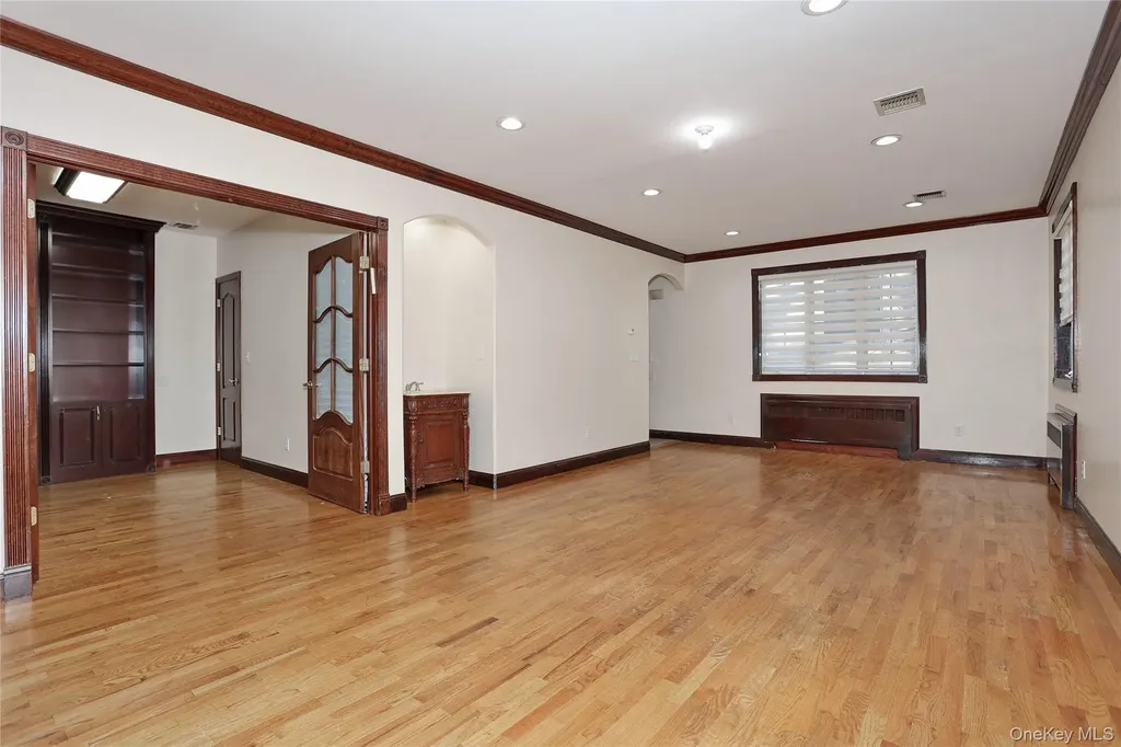 11 Laura Place Spring Valley NY 10977
