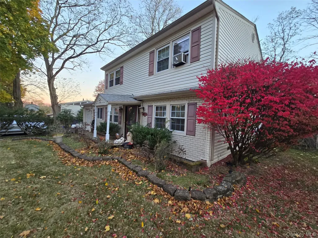 21 Carriage Lane Hillcrest NY 10977