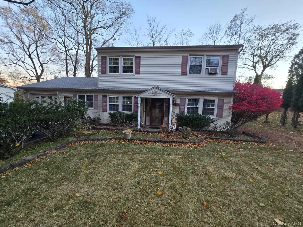 21 Carriage Lane Hillcrest NY 10977