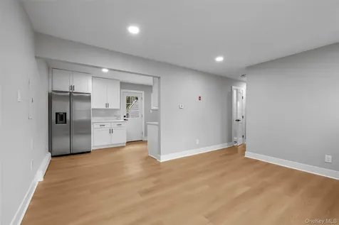 803 Meade Avenue Bellport NY 11713