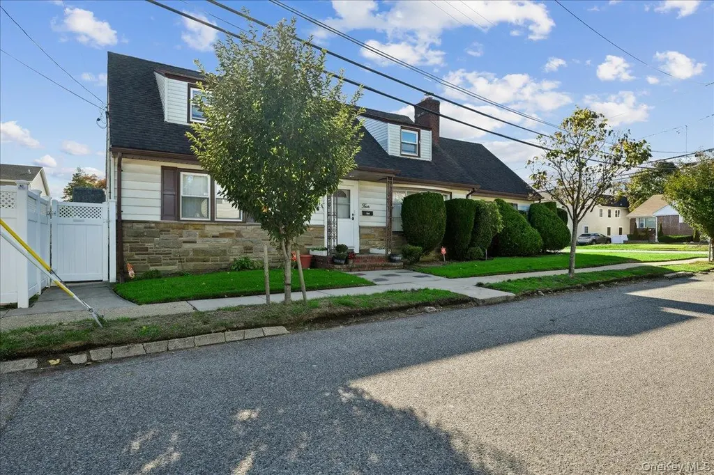 4 E. Carpenter Street Valley Stream NY 11580