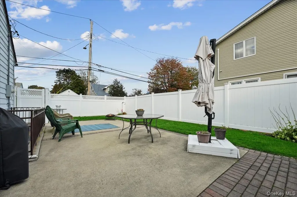 4 E. Carpenter Street Valley Stream NY 11580