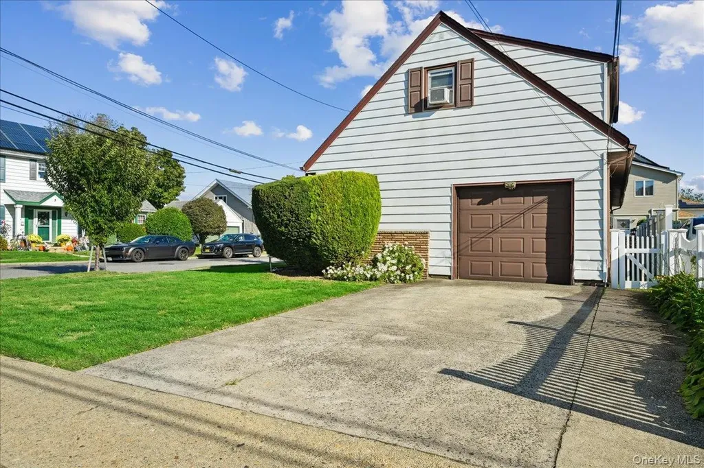 4 E. Carpenter Street Valley Stream NY 11580