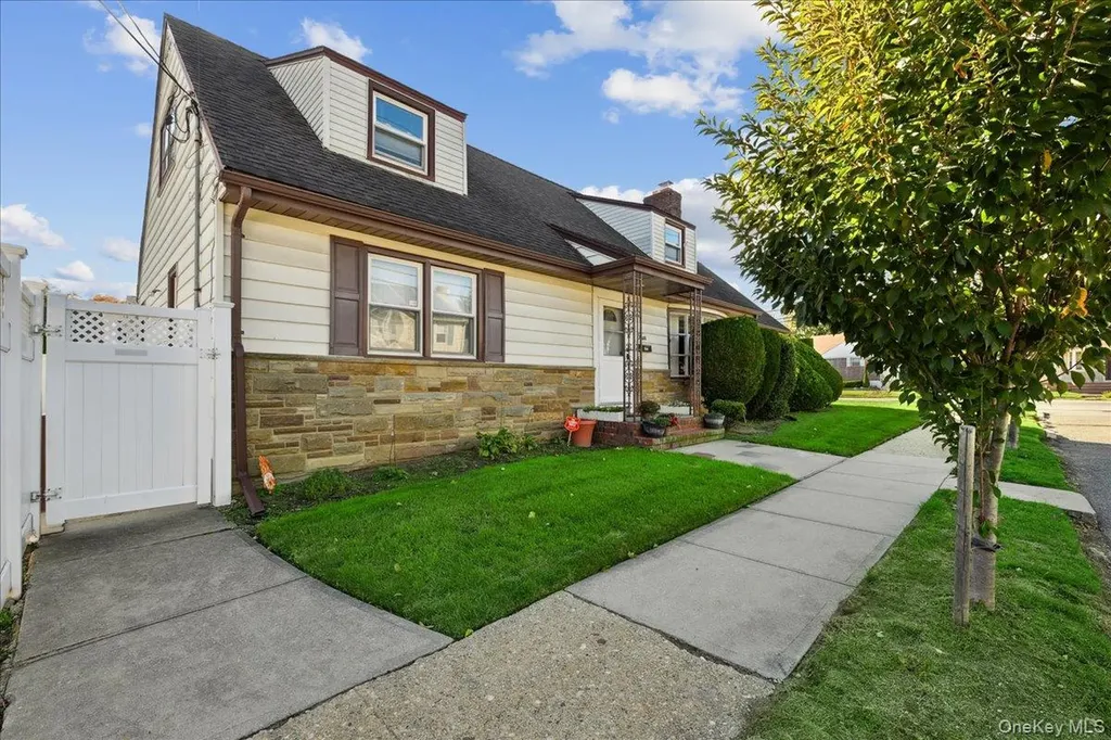 4 E. Carpenter Street Valley Stream NY 11580