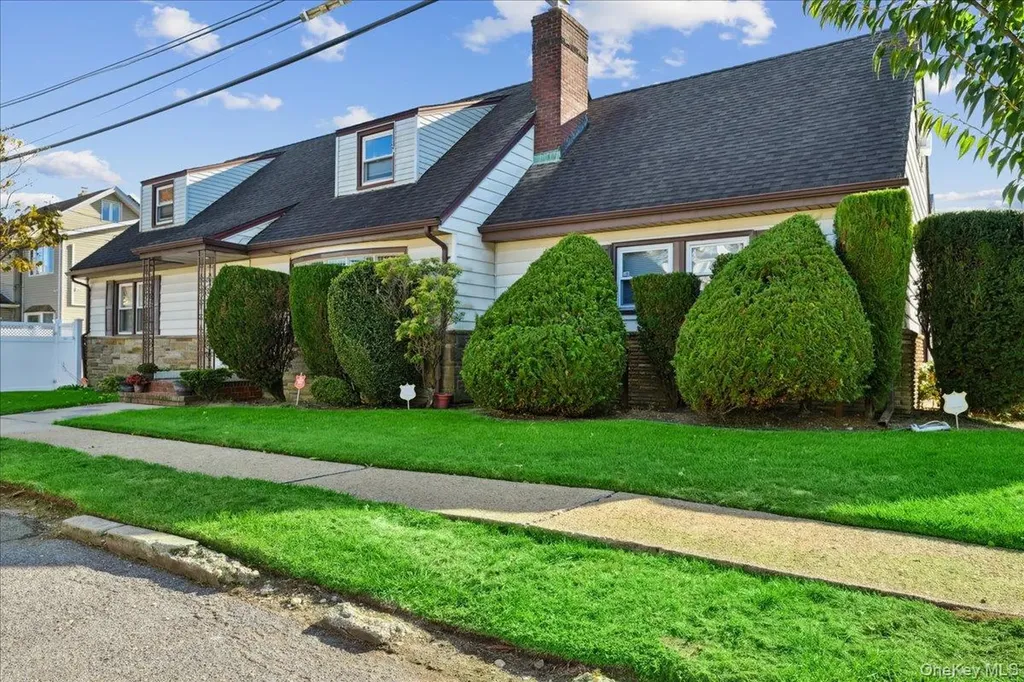 4 E. Carpenter Street Valley Stream NY 11580