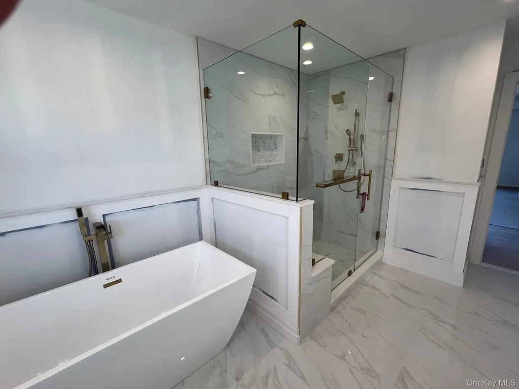 7 Greenway Circle Syosset NY 11791