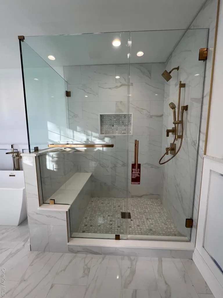 7 Greenway Circle Syosset NY 11791