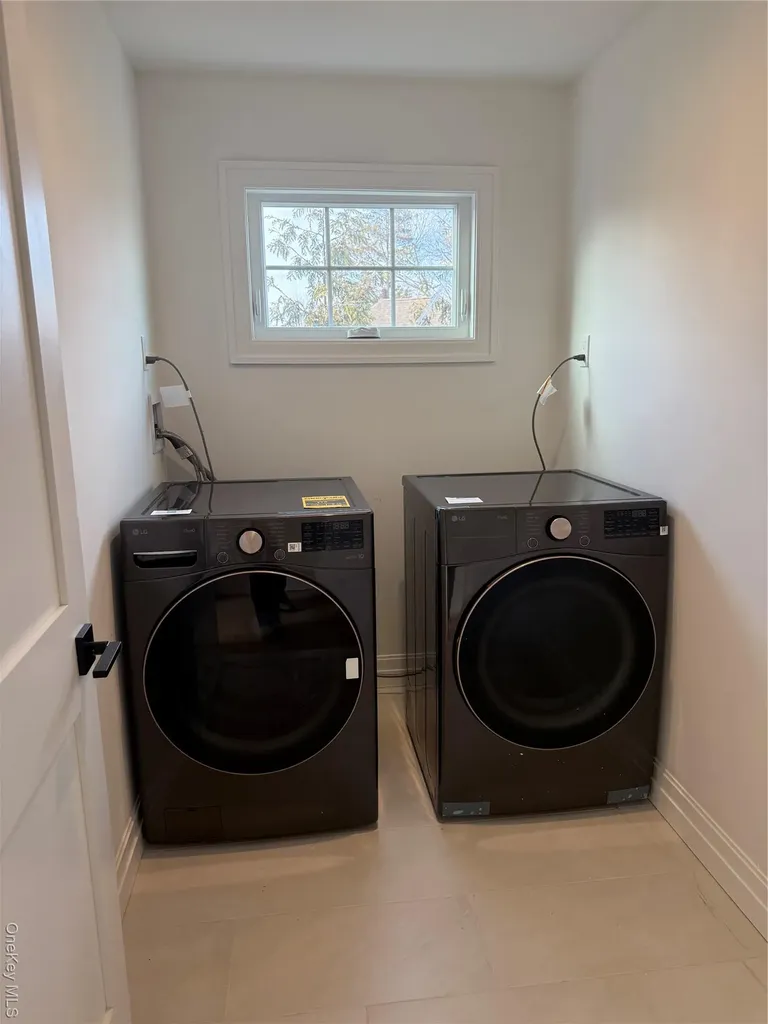 7 Greenway Circle Syosset NY 11791