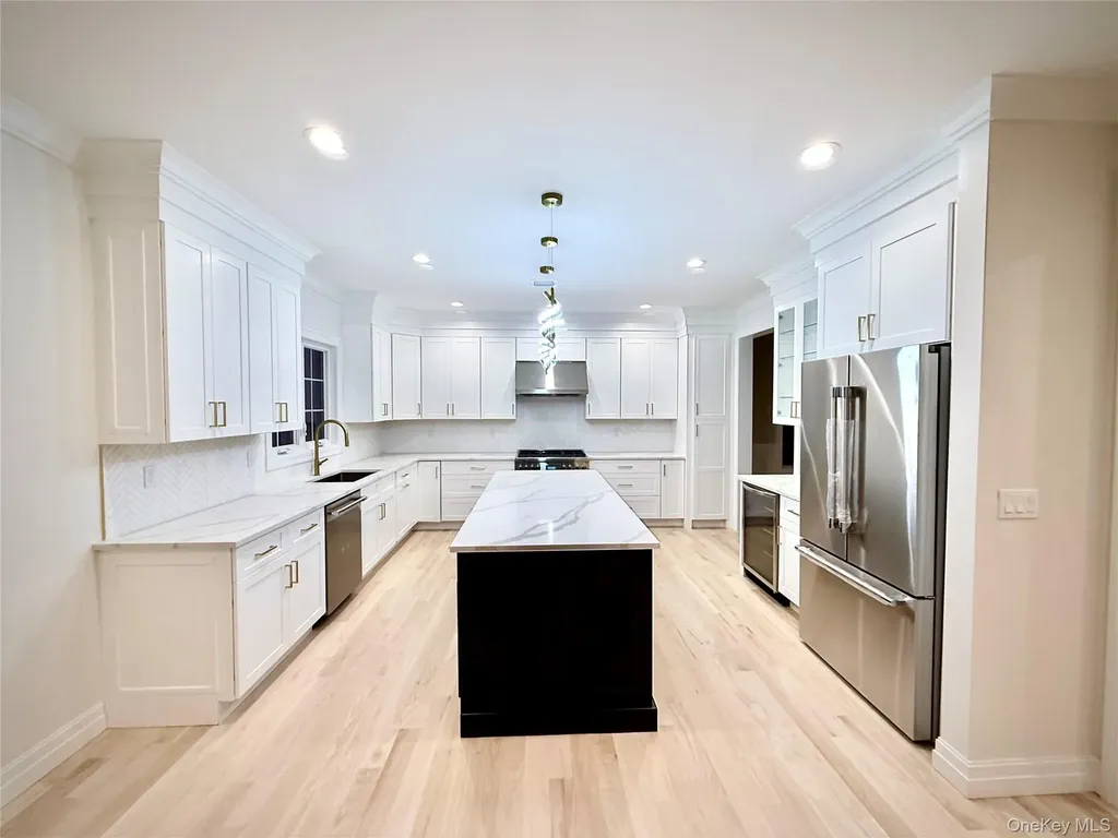 7 Greenway Circle Syosset NY 11791