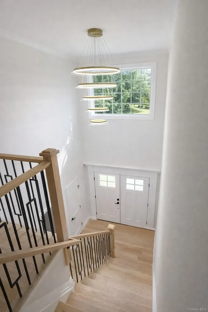 7 Greenway Circle Syosset NY 11791