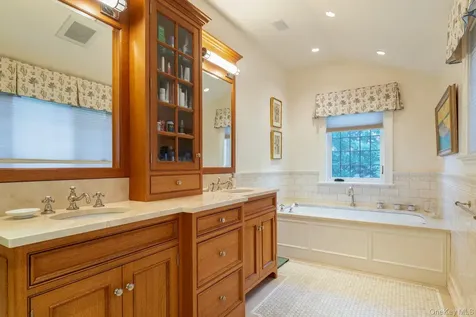 24 Homesdale Road Bronxville NY 10708