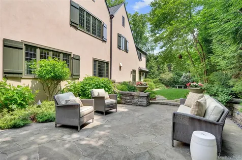 24 Homesdale Road Bronxville NY 10708