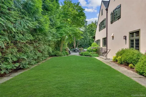24 Homesdale Road Bronxville NY 10708