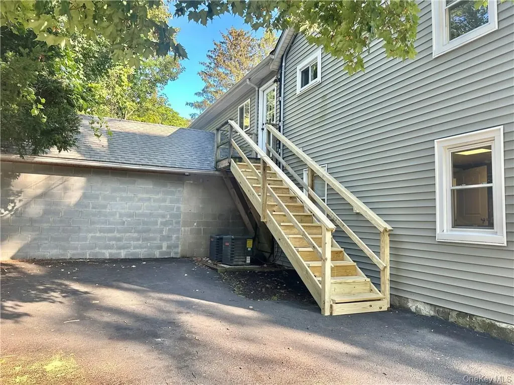 2332 State Route 300 Wallkill NY 12589