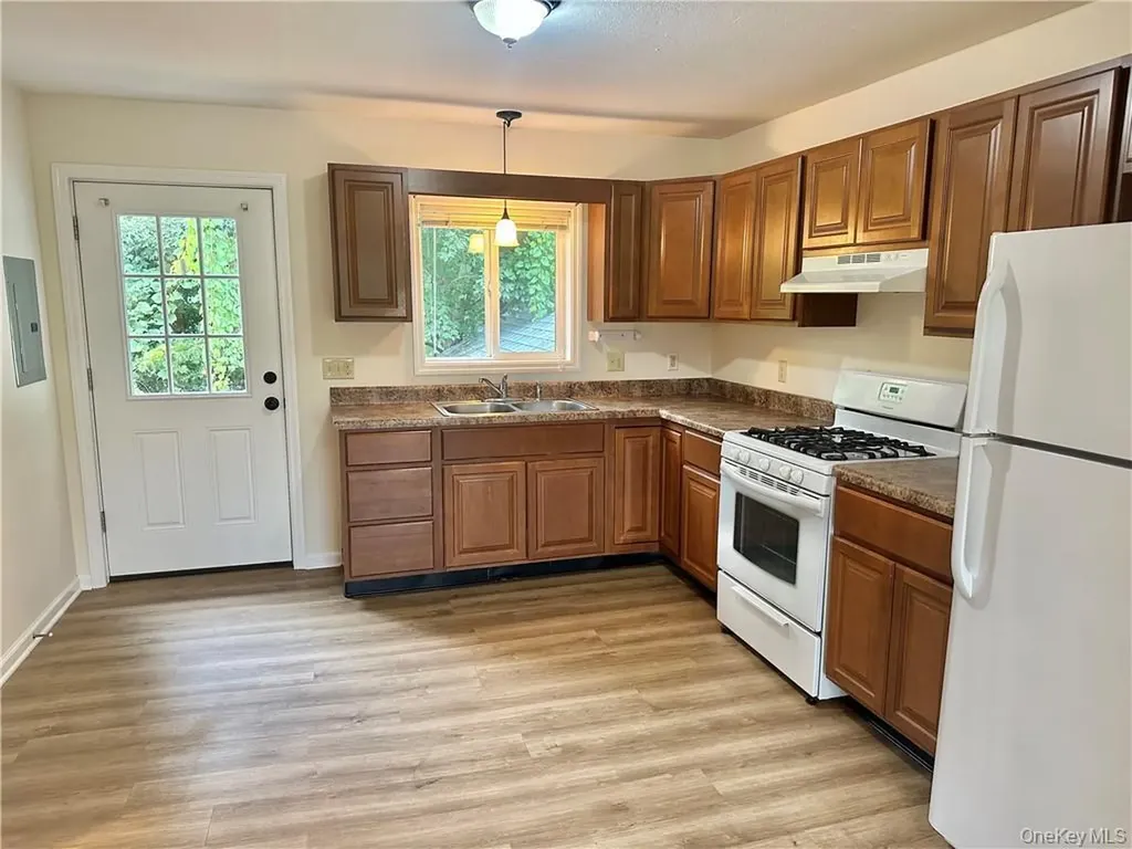 2332 State Route 300 Wallkill NY 12589